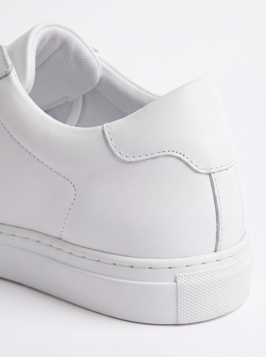 Zapatillas Clásicas Elegantes
