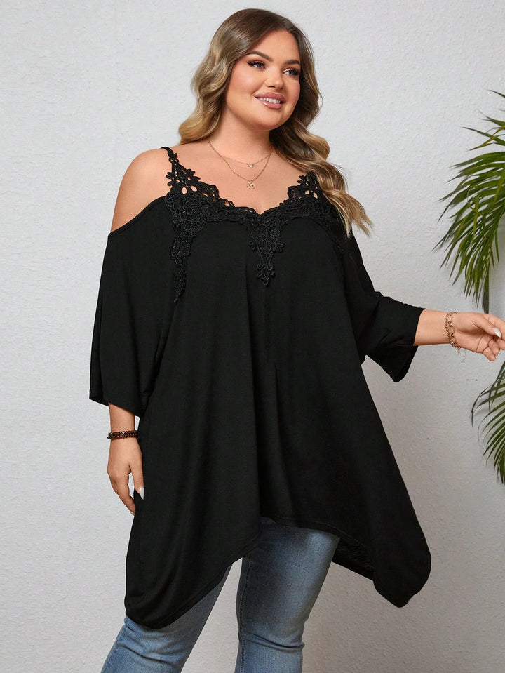 Camiseta Boho de vacaciones, tallas grandes, de encaje floral, corte en frío en los hombros, dobladillo asimétrico