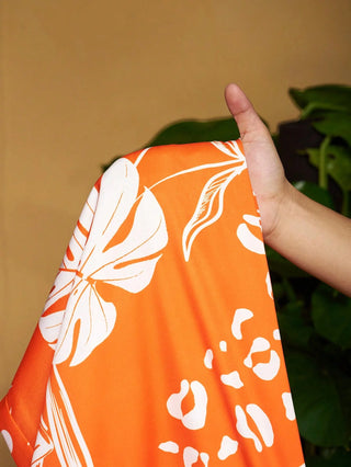 Mono con estampado floral de talla cómoda