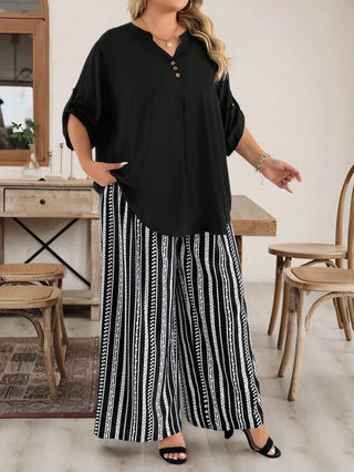 Conjunto de mujer tallas grandes compuesto por 2 piezas, top negro con escote en V de manga corta y pantalones estampados