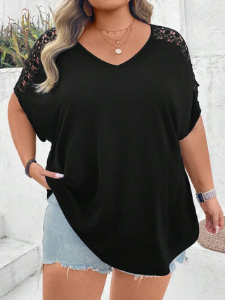 Camiseta amplia con mangas dolman y contraste de encaje, estilo bohemio para vacaciones