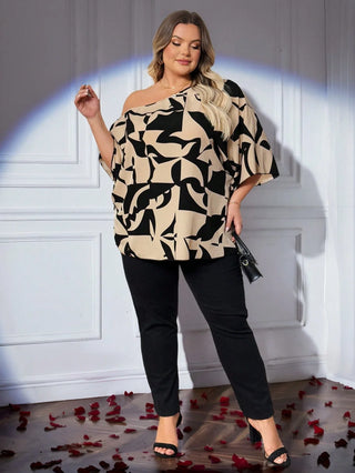 Blusa con hombro asimétrico y estampado geométrico para tallas grandes