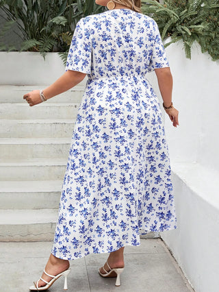 Vestido casual de vacaciones de manga corta con estampado floral boho y nudo frontal, adecuado para tallas grandes
