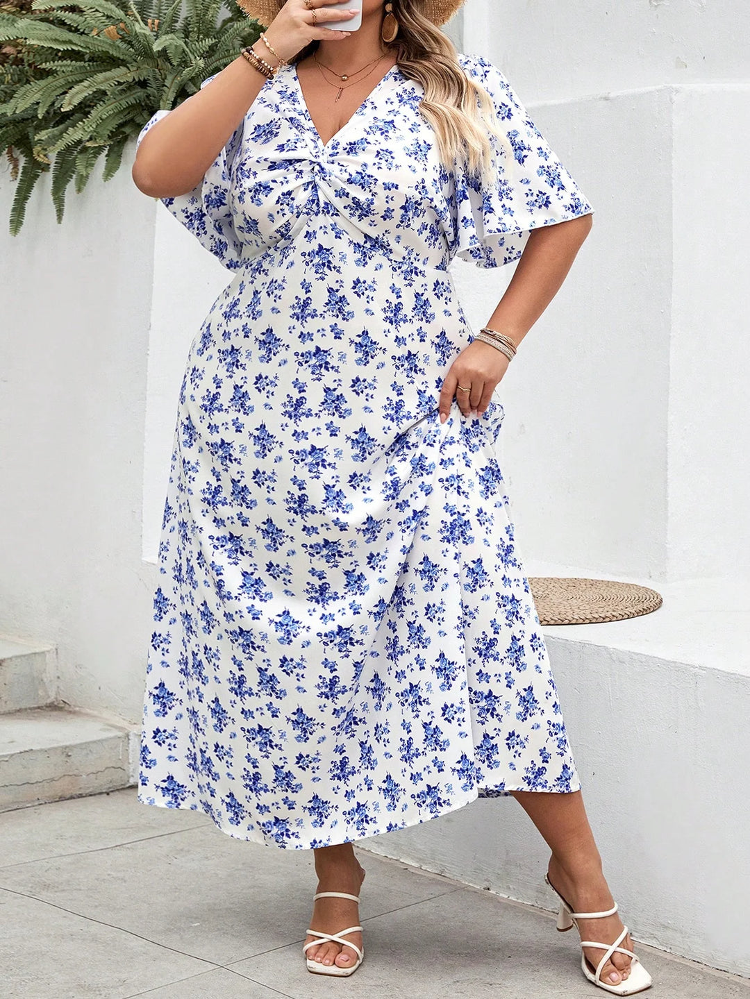 Vestido casual de vacaciones de manga corta con estampado floral boho y nudo frontal, adecuado para tallas grandes