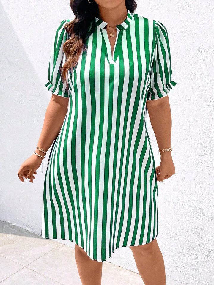 Vestido casual de verano a rayas con escote en V y mangas cortas, para tallas grandes mujer