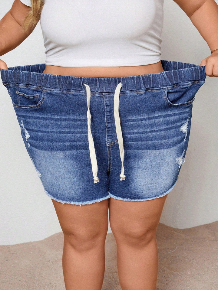 Pantalones cortos de mezclilla con cintura ajustable y desgastes, en tallas cómodas, con bolsillos y dobladillo deshilachado