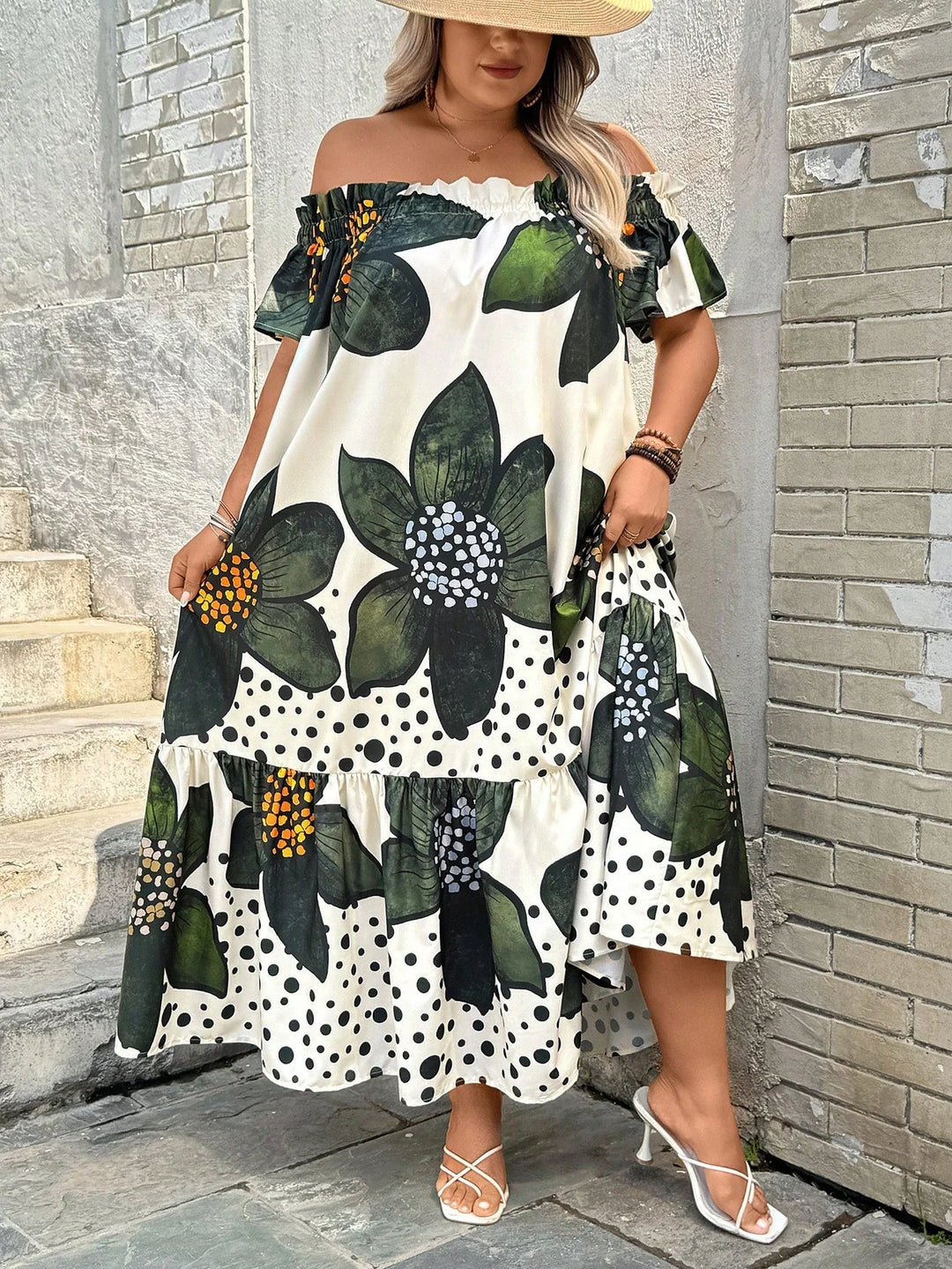 Vestido casual de vacaciones en tallas grandes con estampado floral y hombros descubiertos