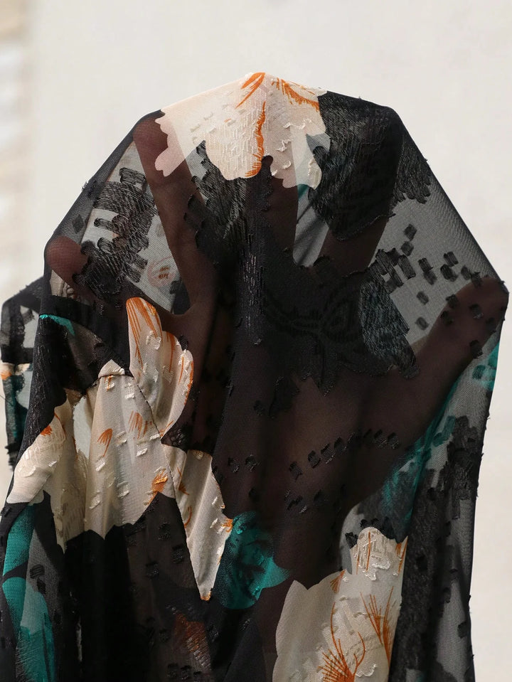 Blusa elegante de mujer en tallas cómodas con estampado floral y cuello de lazo, mangas cortas