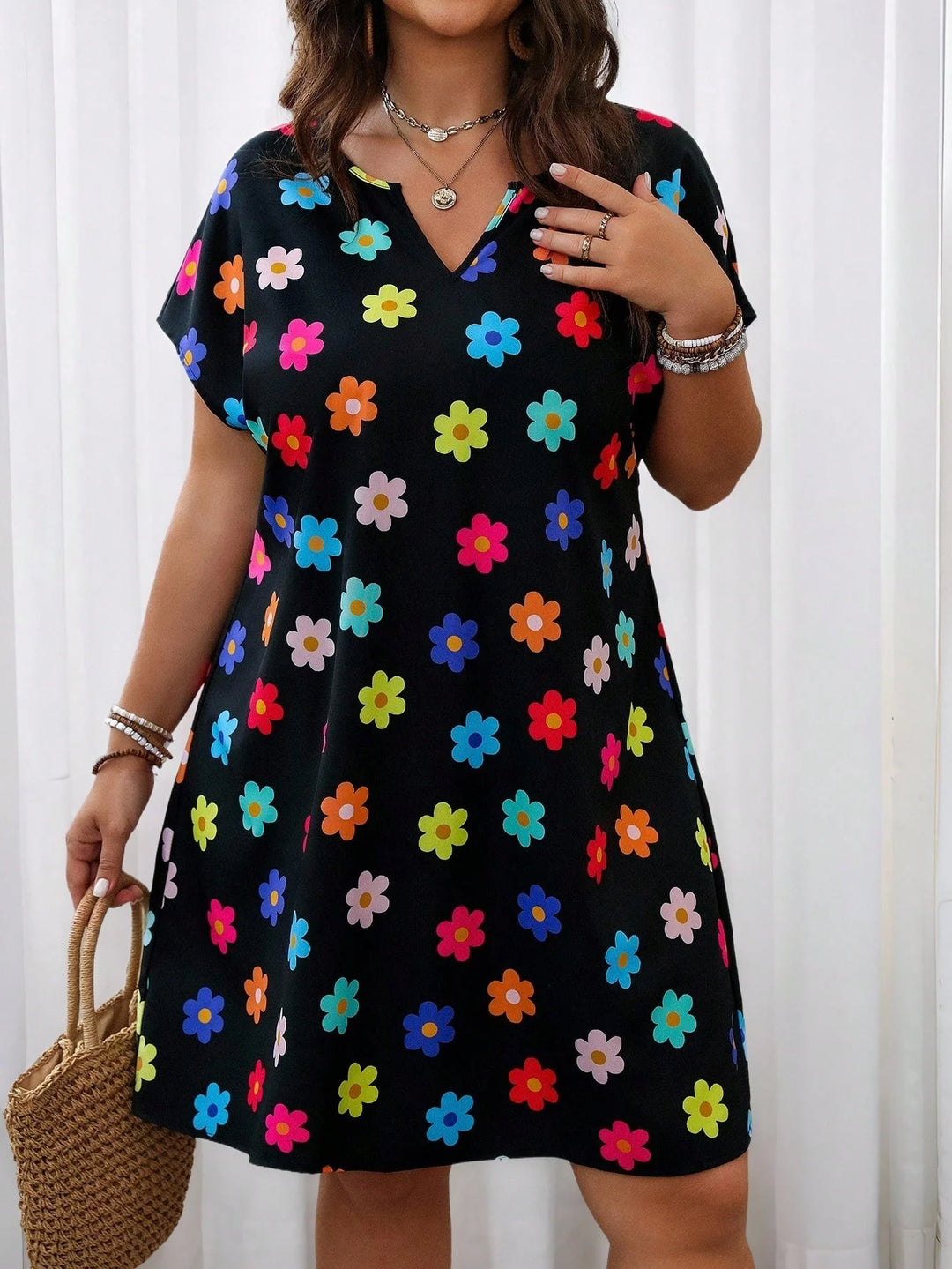 Vestido de vacaciones con mangas murciélago, escote en pico, estampado floral colorido