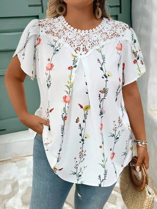 Camisa de verano con estampado floral de encaje y mangas cortas en forma de pétalo para tallas cómodas, adecuada para vacaciones, campo, playa