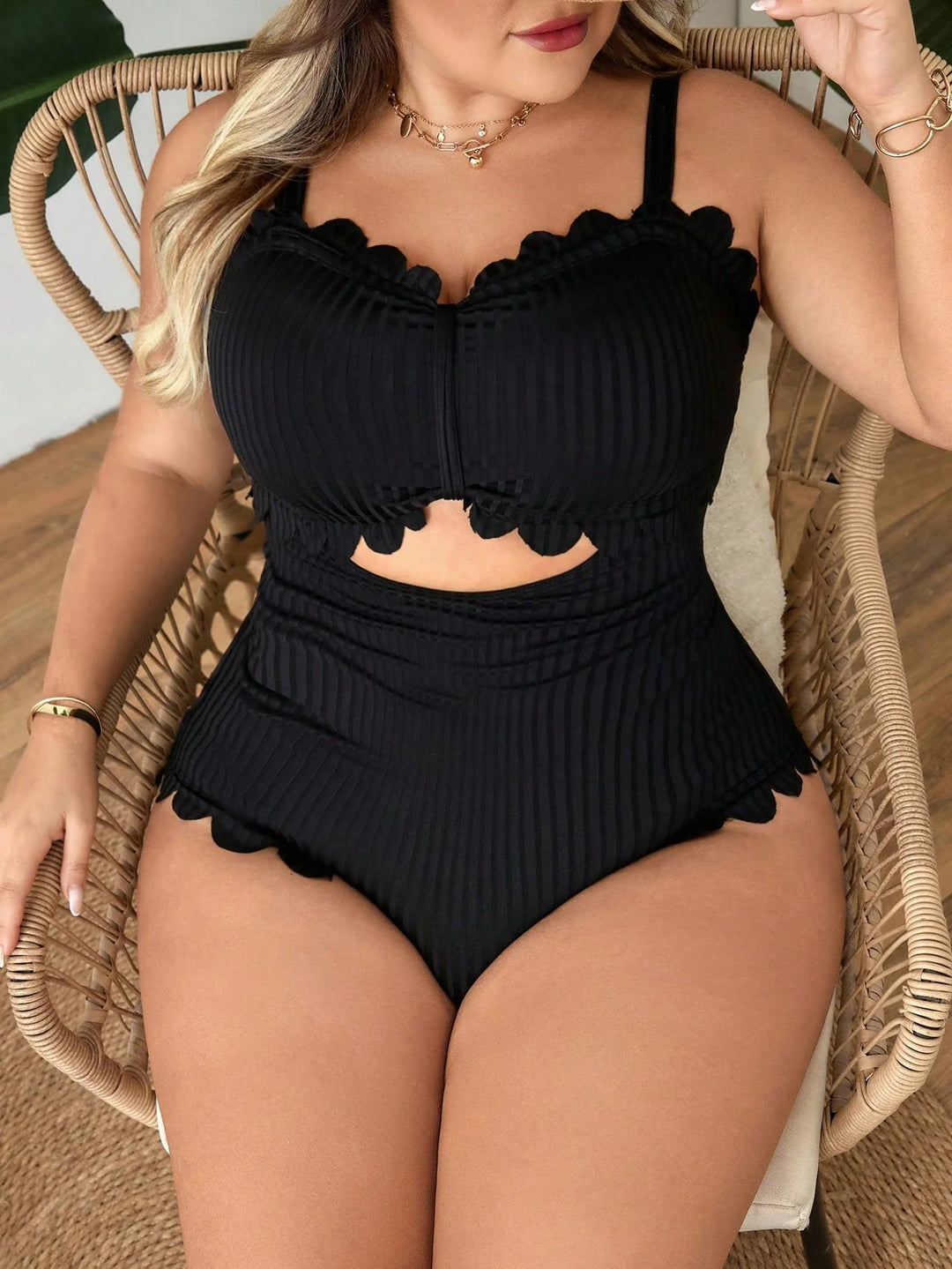 Traje de baño entero para mujer tallas grandes negro liso con volantes
