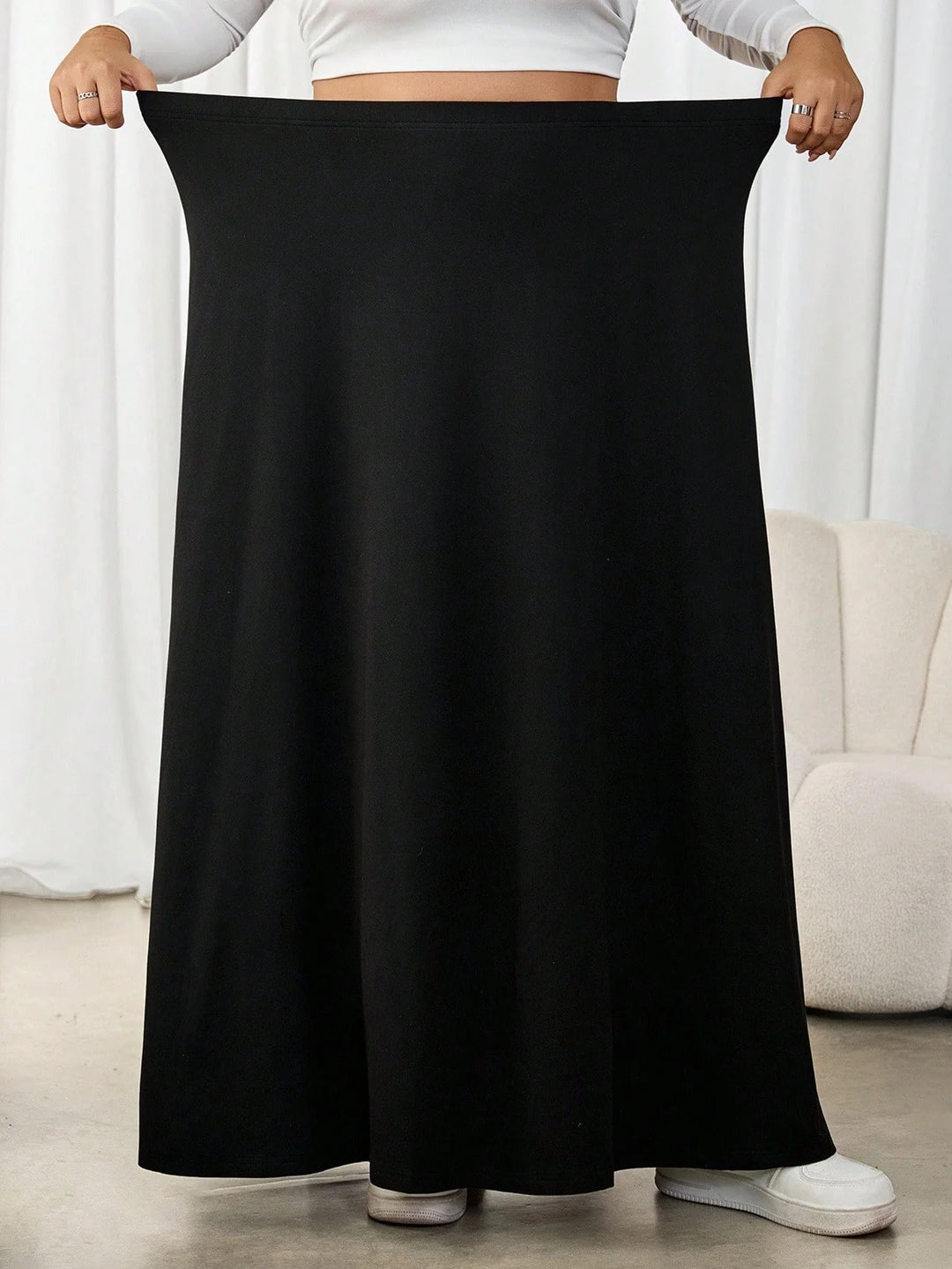 Vestido casual de media longitud a cintura alta para mujeres de tallas grandes, color negro