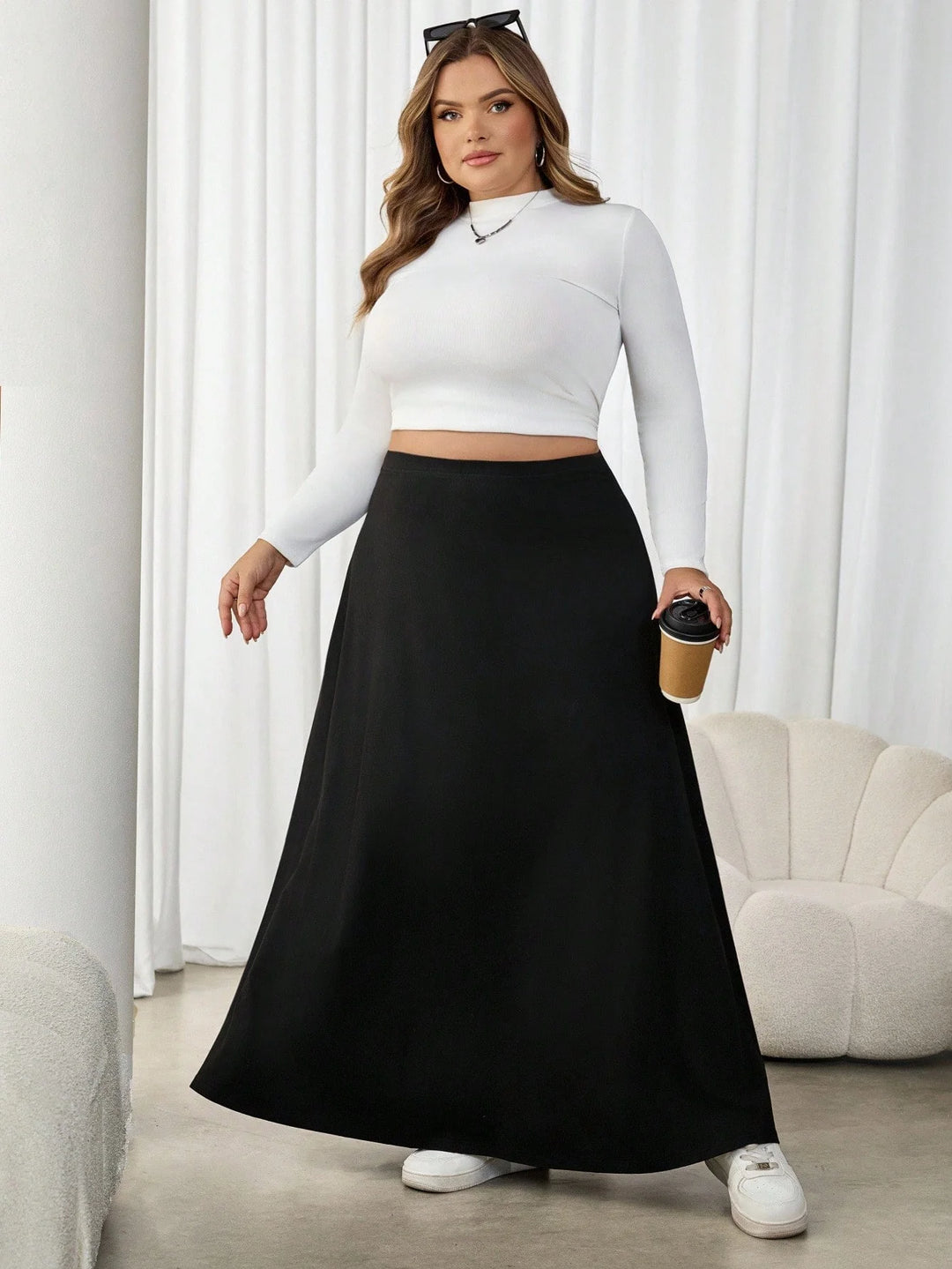 Vestido casual de media longitud a cintura alta para mujeres de tallas grandes, color negro