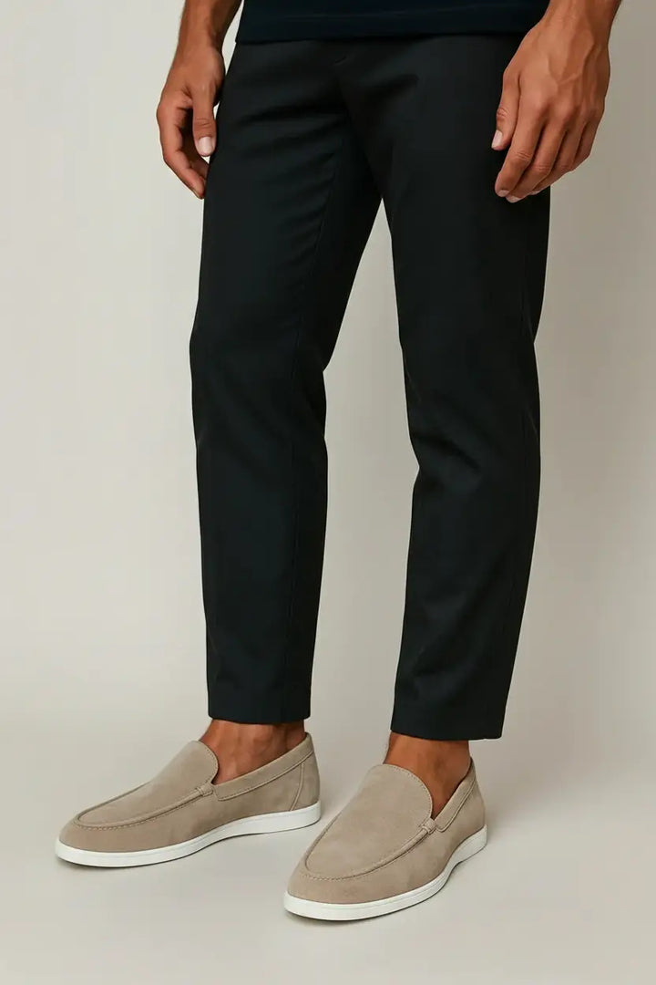 Elvoria | Zapatilla de Suede Premium