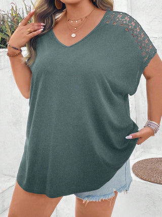 Camiseta amplia con mangas dolman y contraste de encaje, estilo bohemio para vacaciones