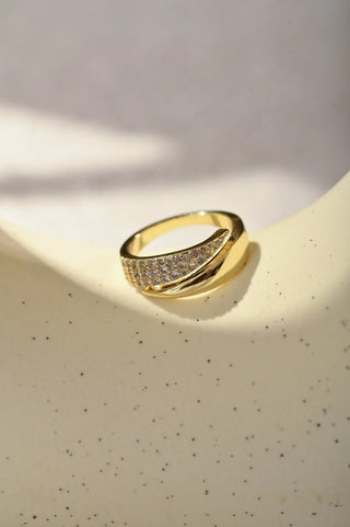 Anillo elegante con piedras preciosas Claudia