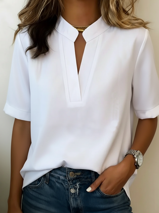 Elvoria | Blusa Elegante con Cuello en V y Detalles Dorados